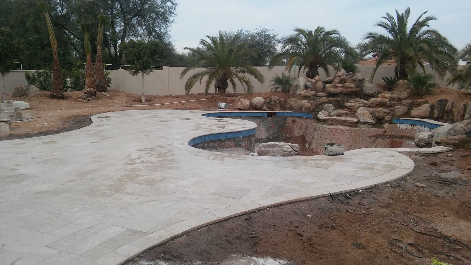 New Horizon Hardscaping Travertino Installation in Arizona (17)