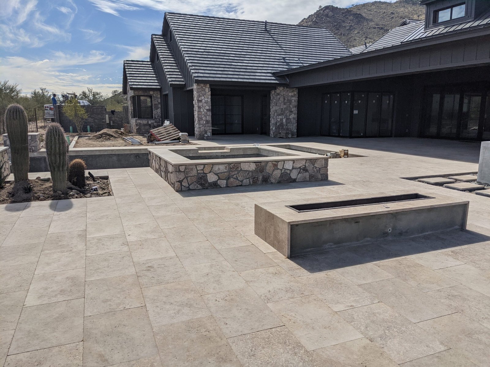New Horizon Hardscaping Travertino Installation in Arizona (3)