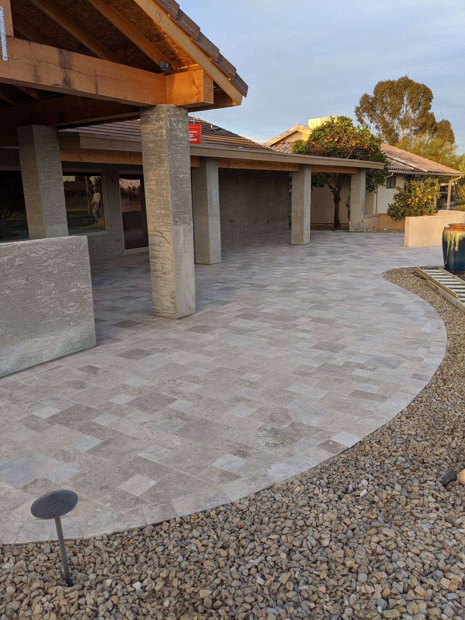 New Horizon Hardscaping Travertino Installation in Arizona (33)