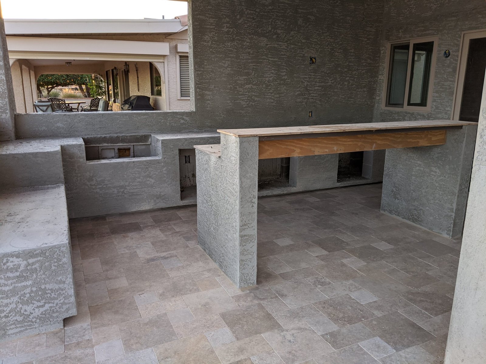 New Horizon Hardscaping Travertino Installation in Arizona (34)