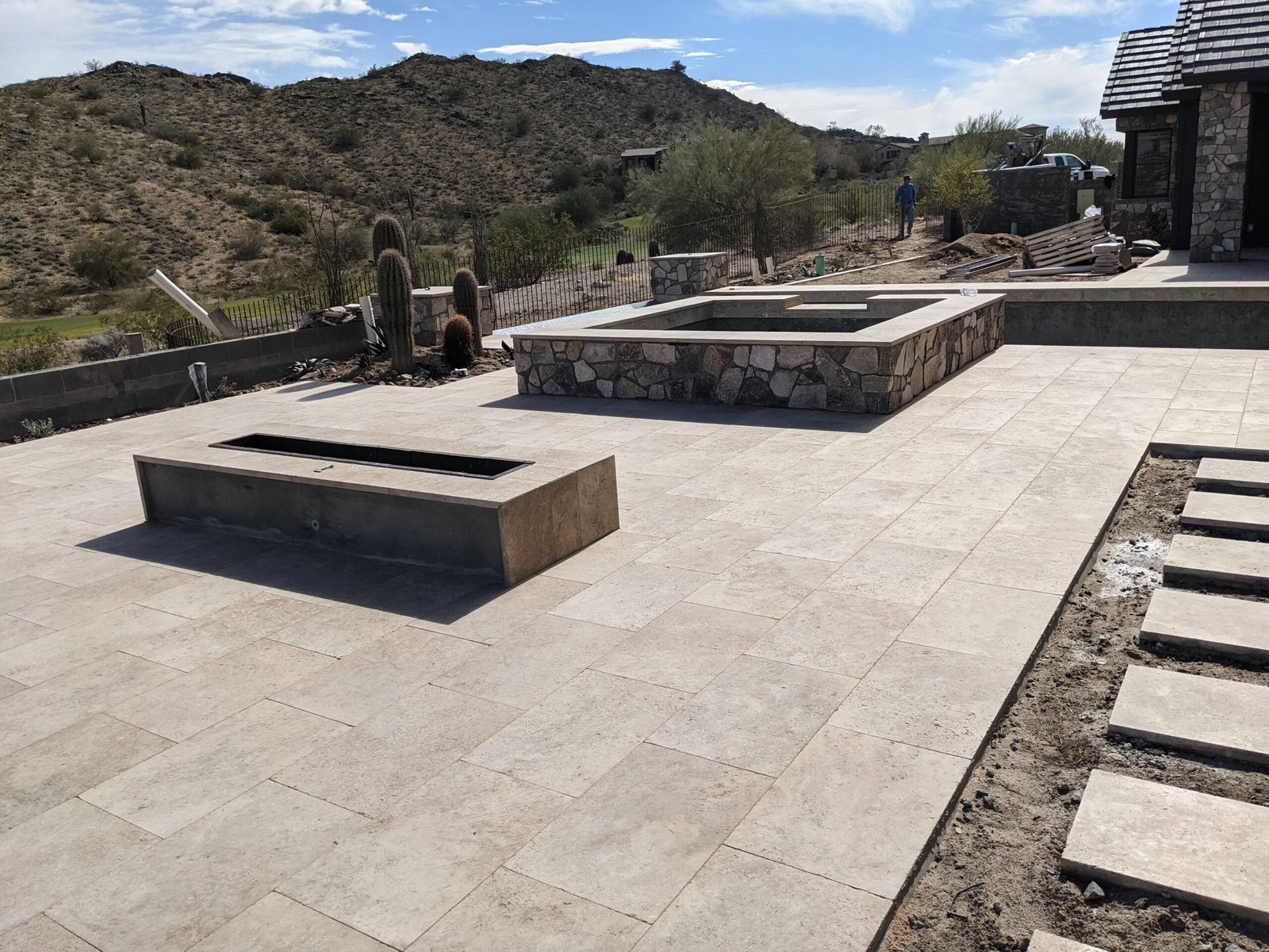 New Horizon Hardscaping Travertino Installation in Arizona (7)